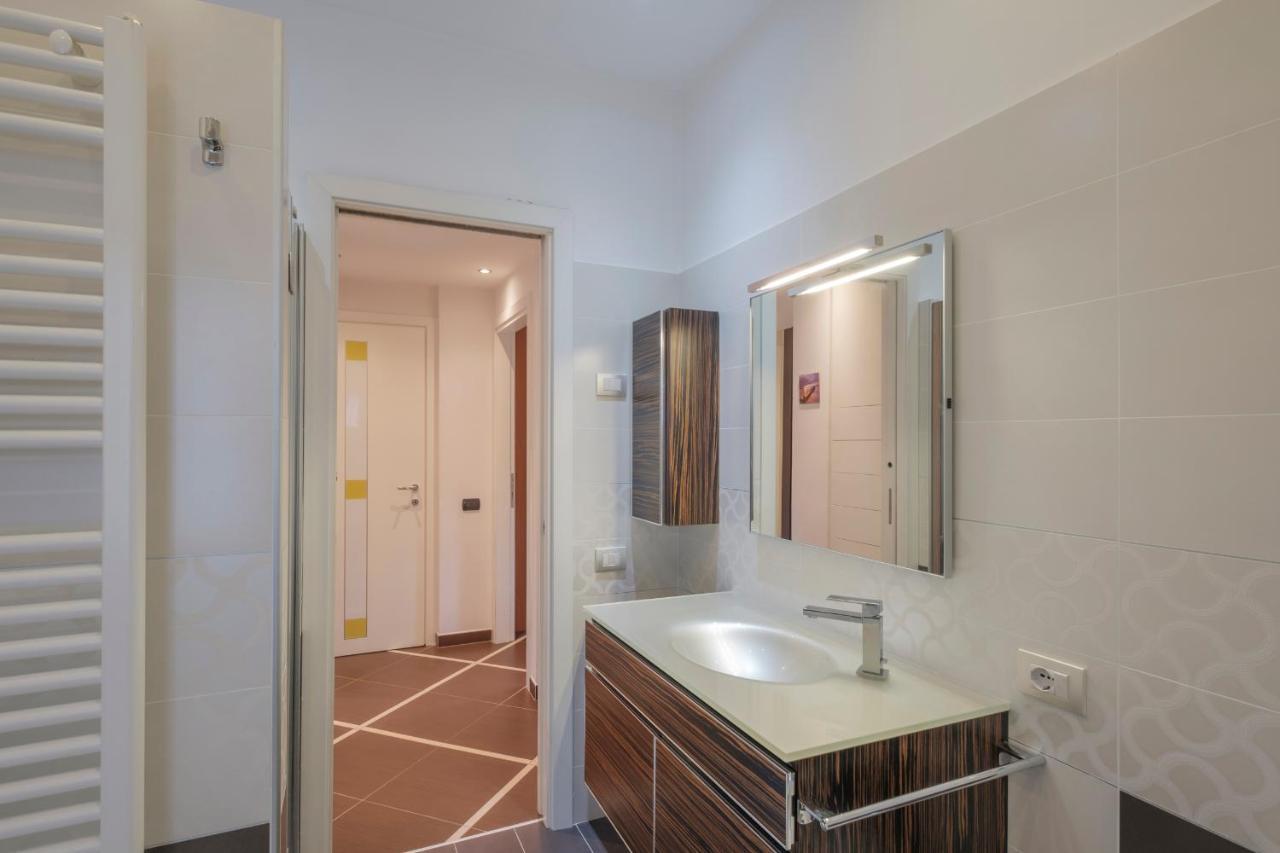 Aura Home Sirmione - 2 Bedrooms Apartment Екстер'єр фото