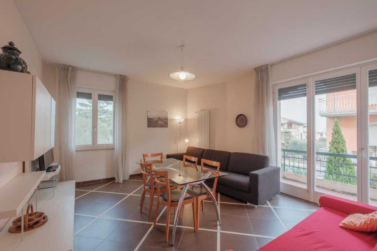 Aura Home Sirmione - 2 Bedrooms Apartment Екстер'єр фото